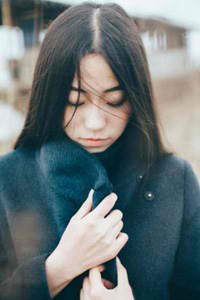 与亲女洗澡时伦了视频
